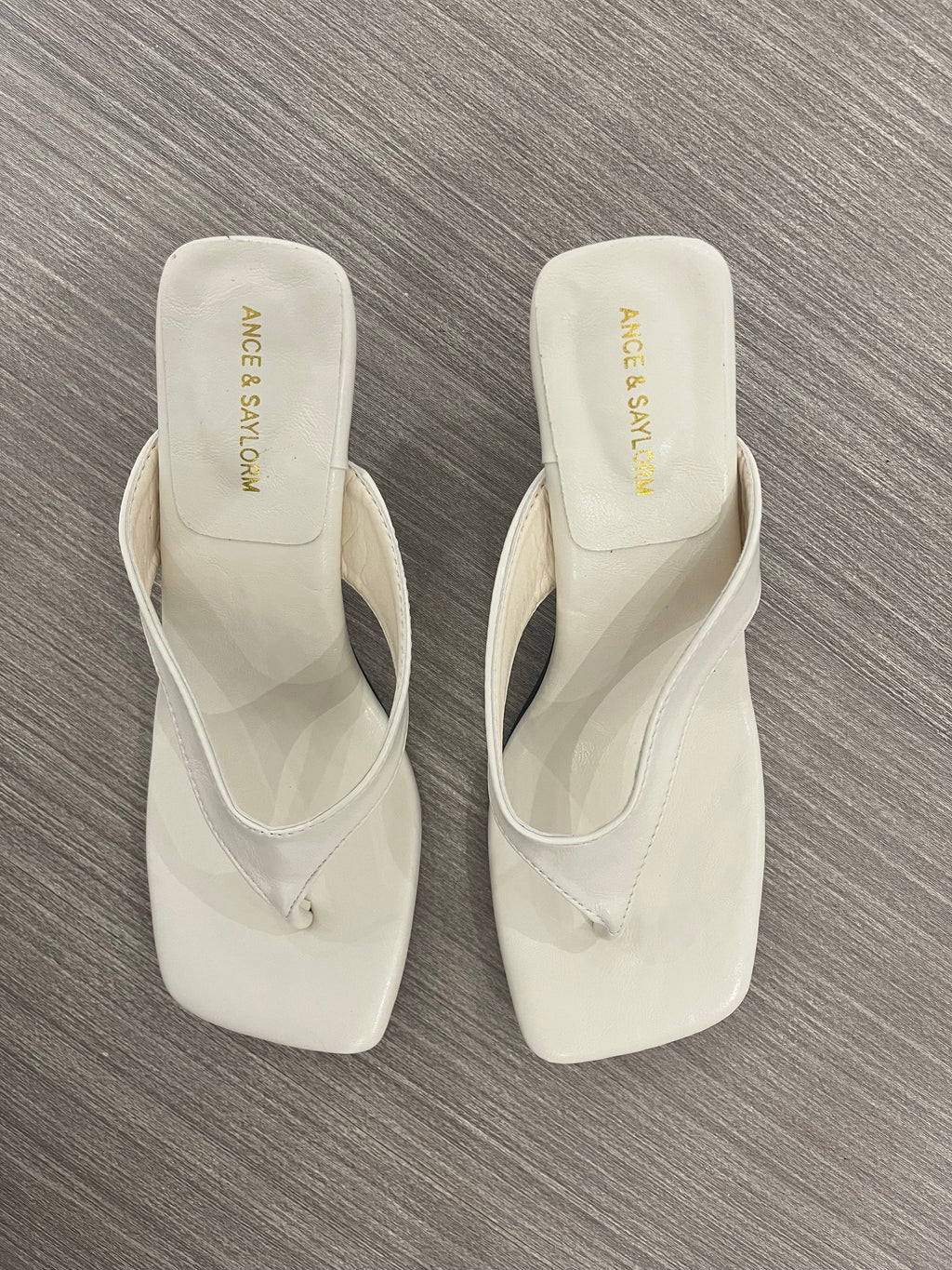 CLEAN GIRL SANDAL HEELS