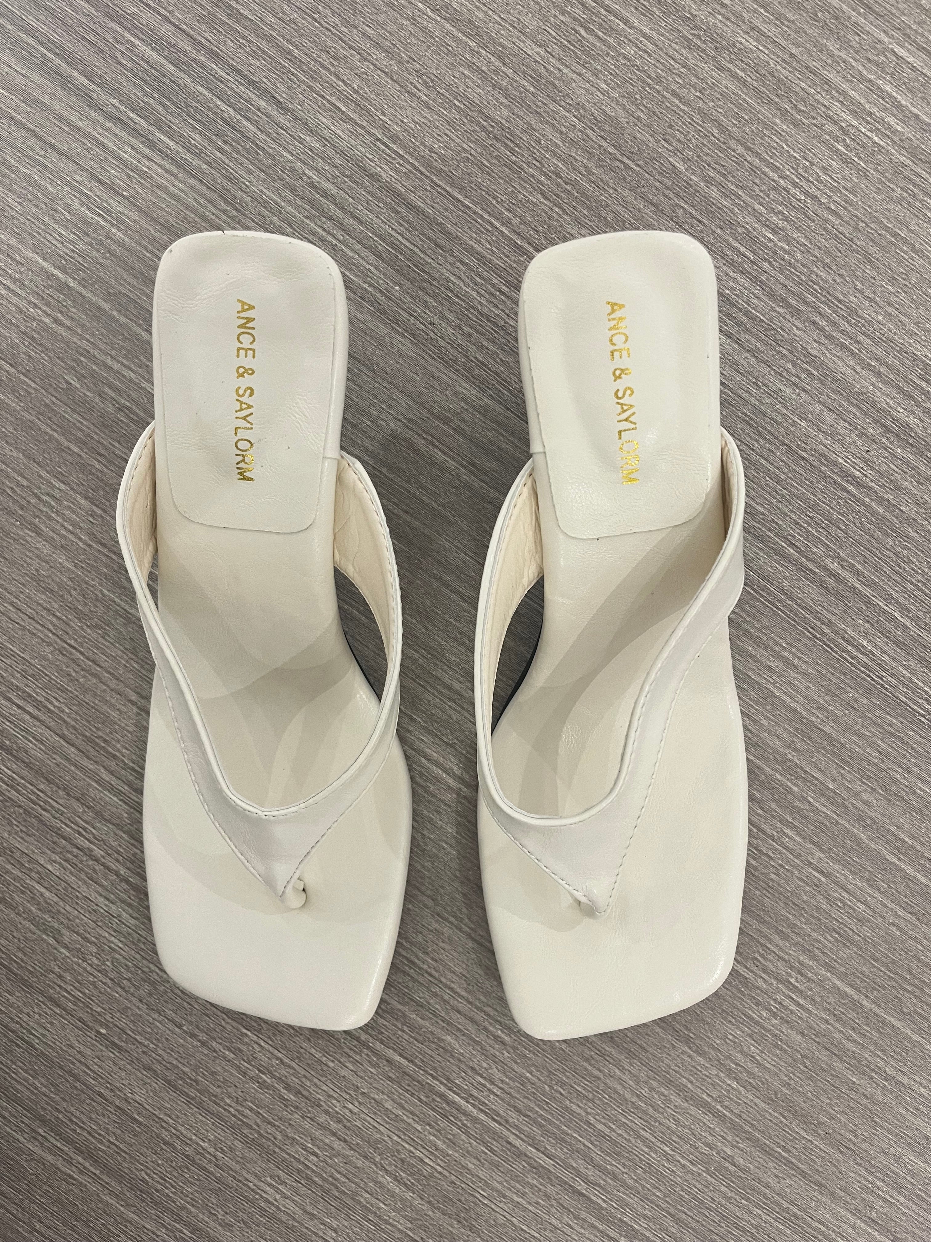 CLEAN GIRL SANDAL HEELS