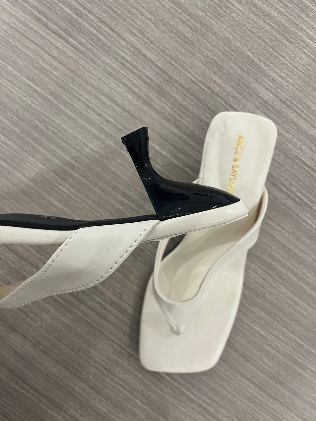 CLEAN GIRL SANDAL HEELS