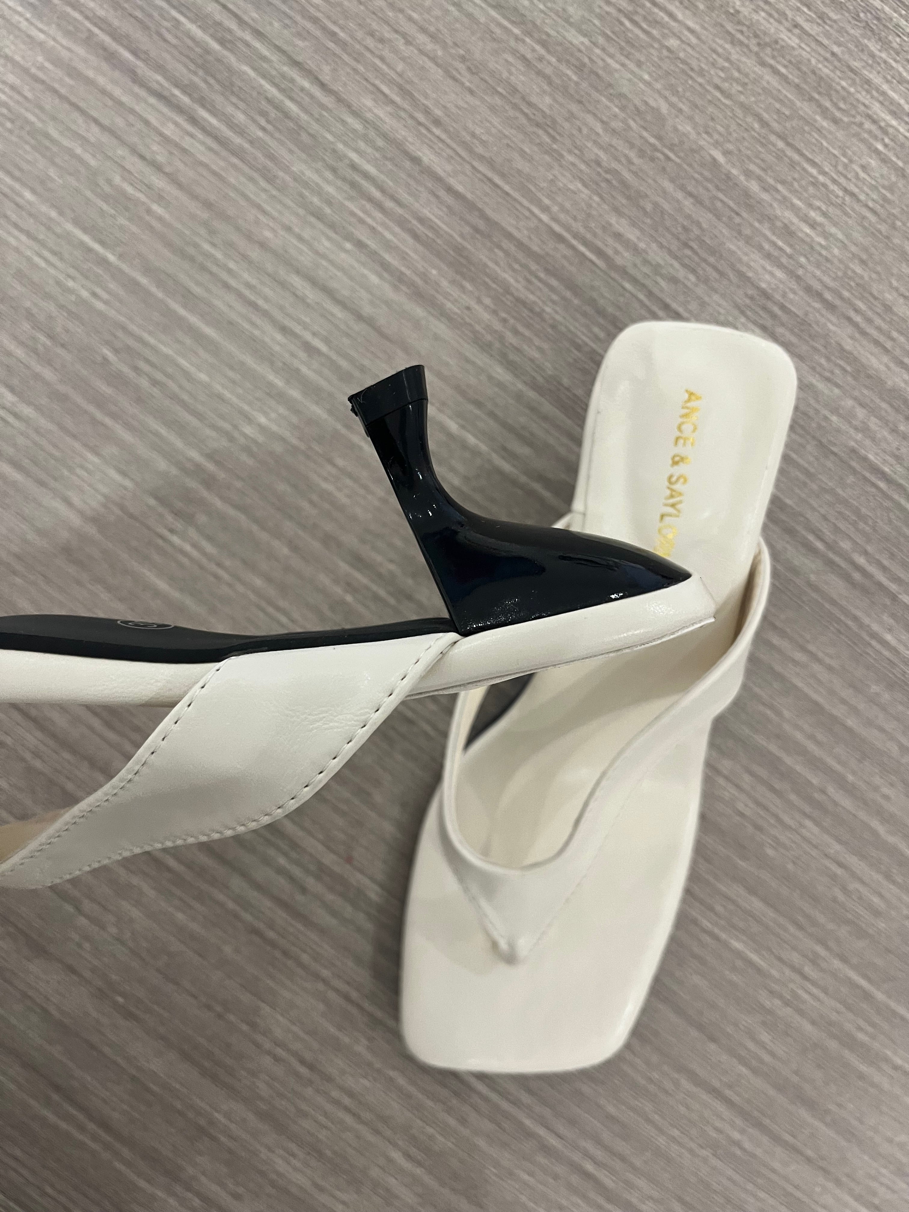 CLEAN GIRL SANDAL HEELS