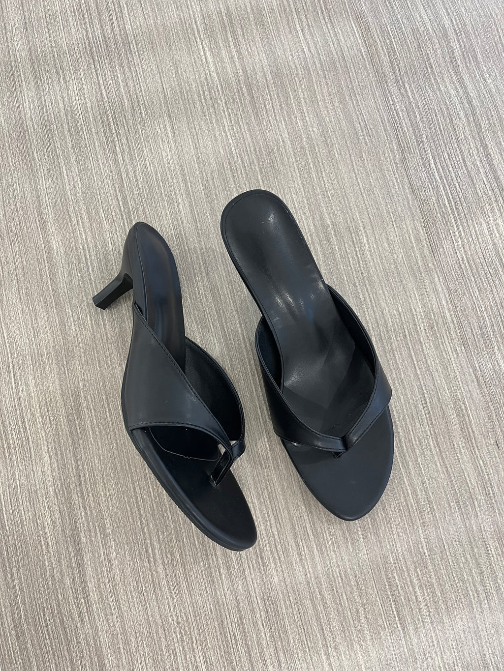 MINIMALIST THONG SANDAL MULES