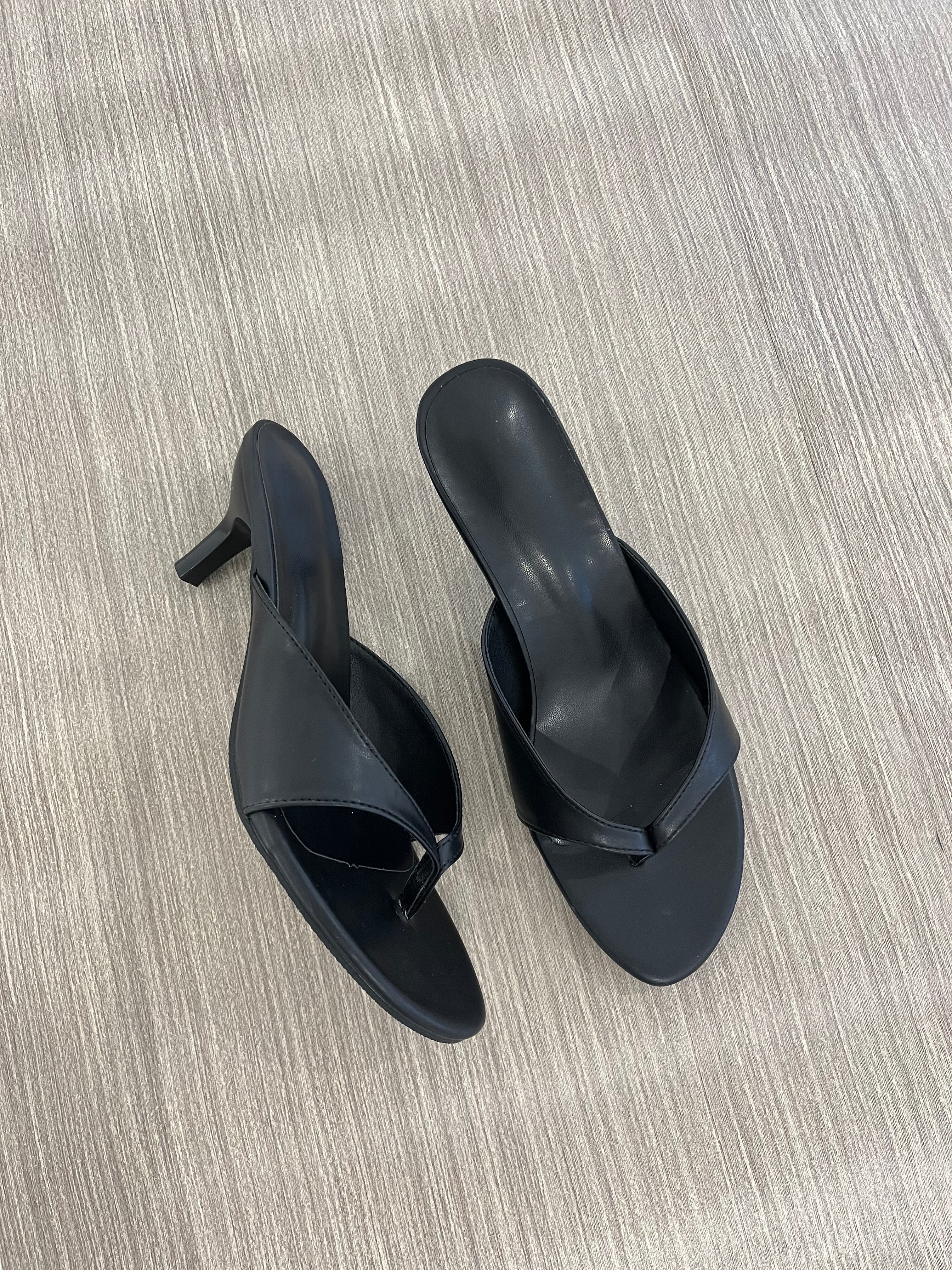MINIMALIST THONG SANDAL MULES