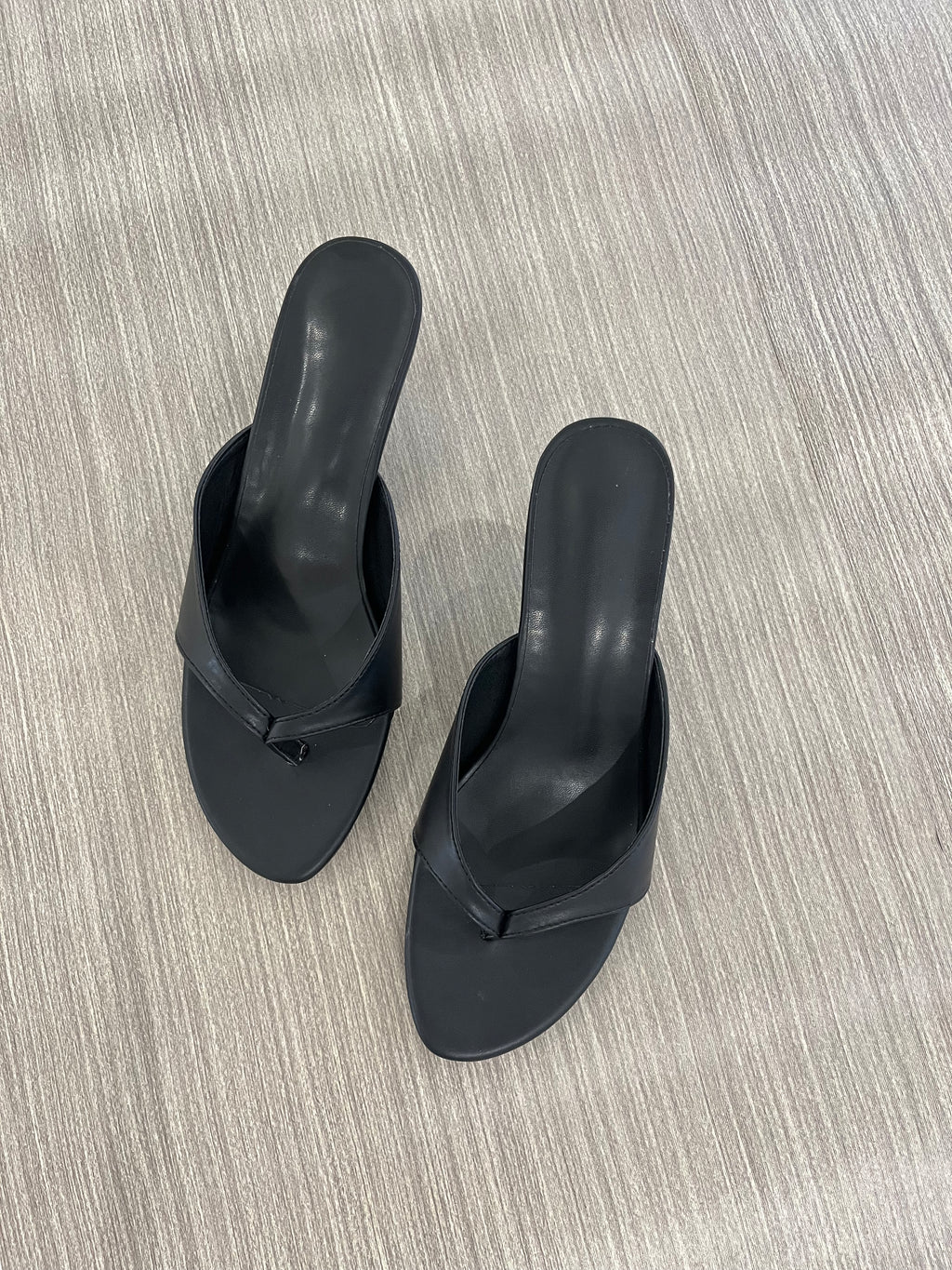 MINIMALIST THONG SANDAL MULES