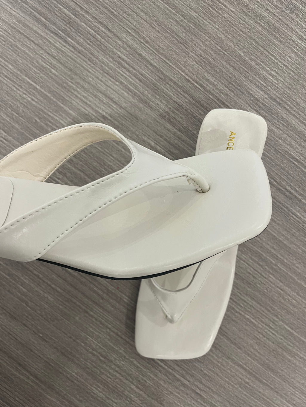 CLEAN GIRL SANDAL HEELS