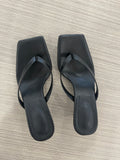 BLACK SQUARE TOE STRAPPY SANDAL HEEL